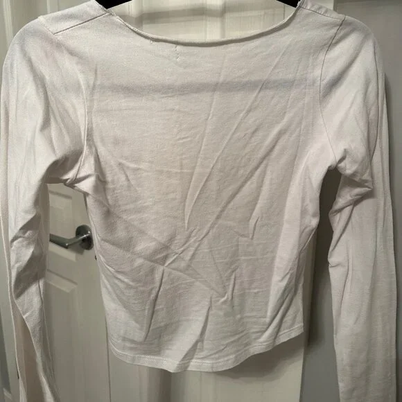 Brandy Melville White V-Neck Long Sleeve - Picture 2 of 2